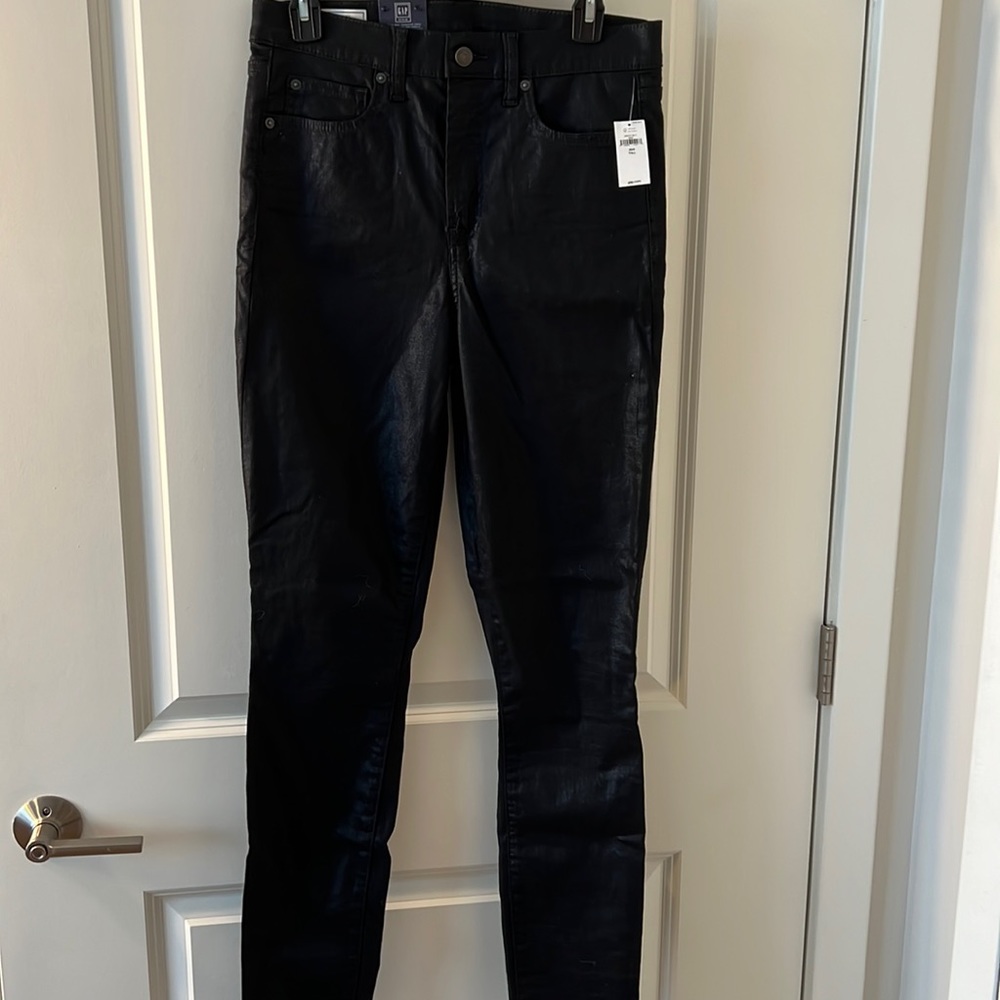 GAP True Skinny high rise color shiny black size 29/8